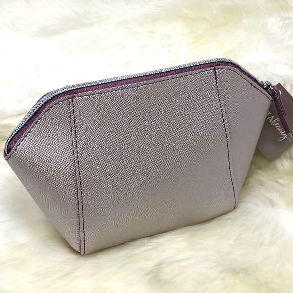 Ulta Beauty Bag & Bundle Complete Makeup Set - Picture 3 of 3